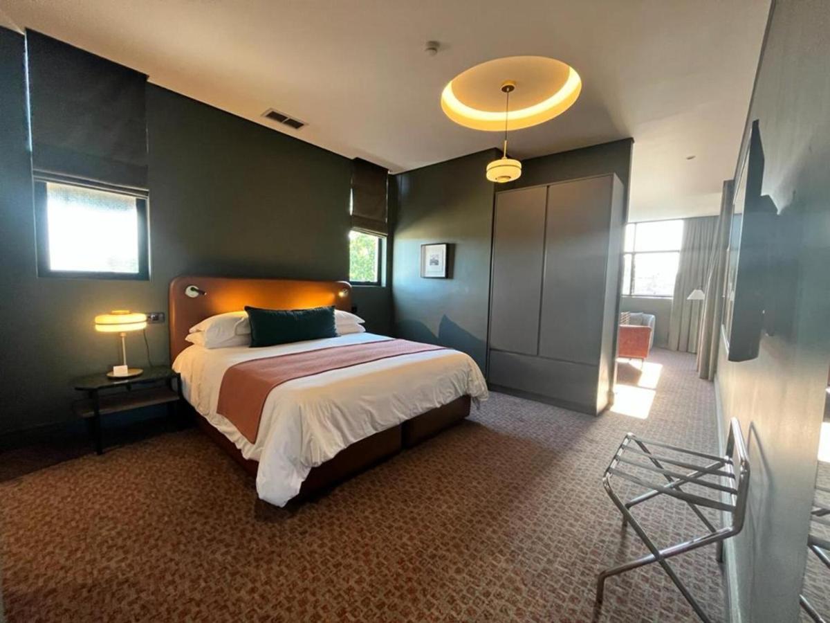 Home Suite Hotels Rosebank Johannesbourg Extérieur photo