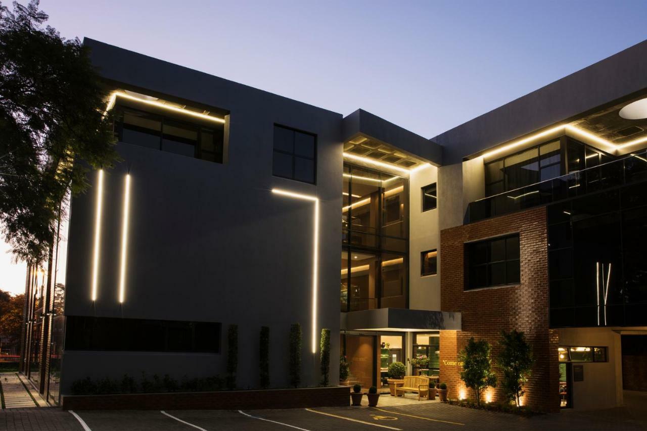 Home Suite Hotels Rosebank Johannesbourg Extérieur photo